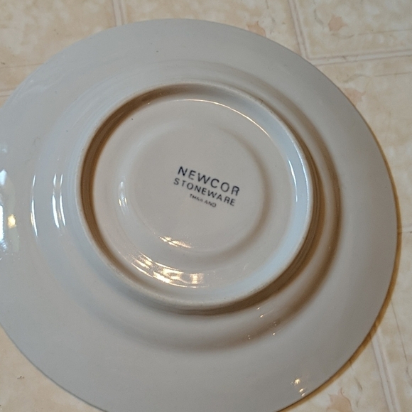 Newcor Stoneware Bundle of 4 Saucer Plates - Picture 5 of 5